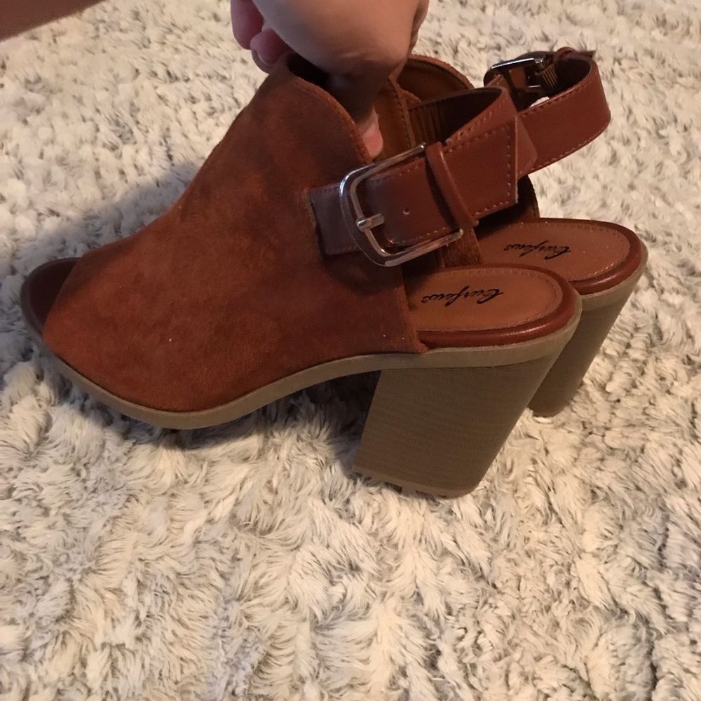 Open toed heels